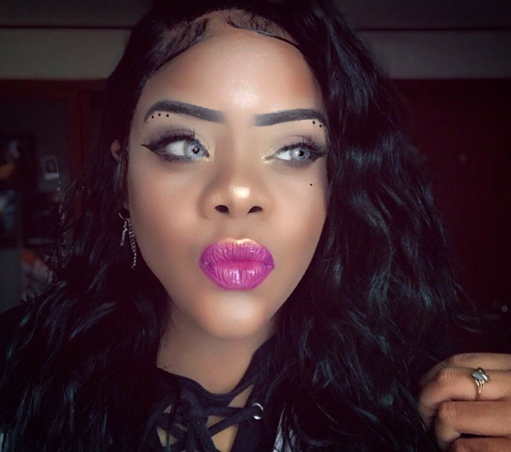 nikinami_'s tweet photo. 😈U Better Work😈

👀 @KathleenLights1 @ColourPopCo 
👄 @JeffreeStar You Better Work + @fentybeauty #glossbomb + #trophywife
💖 @BenefitBeauty #kabrow
✨ #skinfrost 

#makeup #motd #glowup #melaninpoppin #issalook #facechartmakeup #benefitbrows #colourpop #jeffreestarcosmetics https://t.co/JKDHZVkqlz