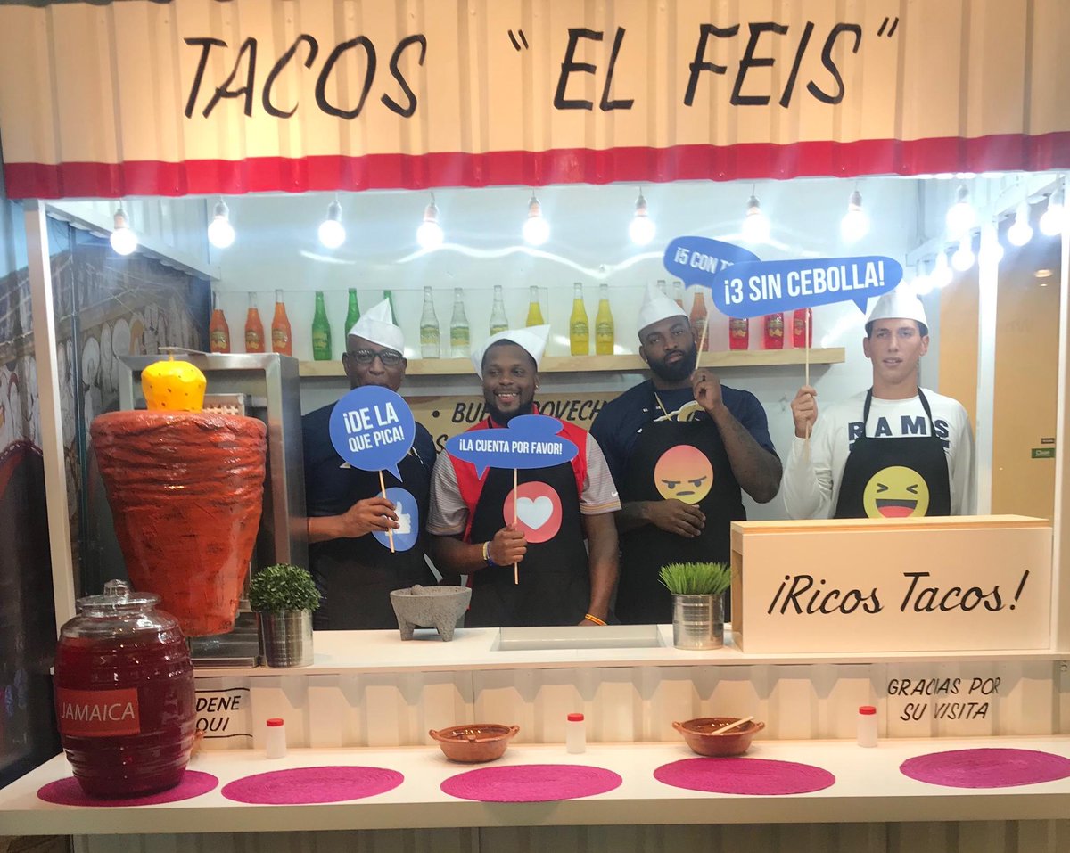 ChiefsEspanol's tweet photo. ¡Más tacos por favor! 🌮🌮

@reggieragland @nflmx https://t.co/2C4n8BfrRk