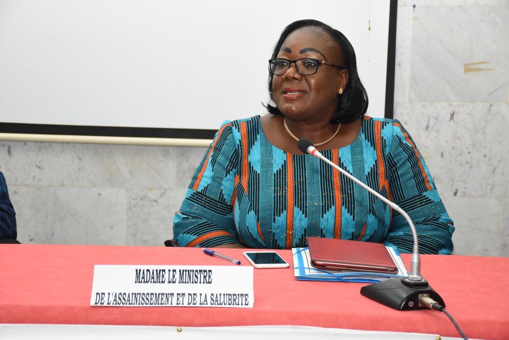 MINASS_CI's tweet photo. Le Ministère de l'assainissement et de la Salubrité organise depuis le jeudi 12, et ce jusqu'à demain samedi 14 juillet 2018 à Bassam, un atelier national de validation de l'avant-projet de loi portant Code de la #Salubrité. @OulotoD
#minsedd #civ https://t.co/hSBCqbzTHU