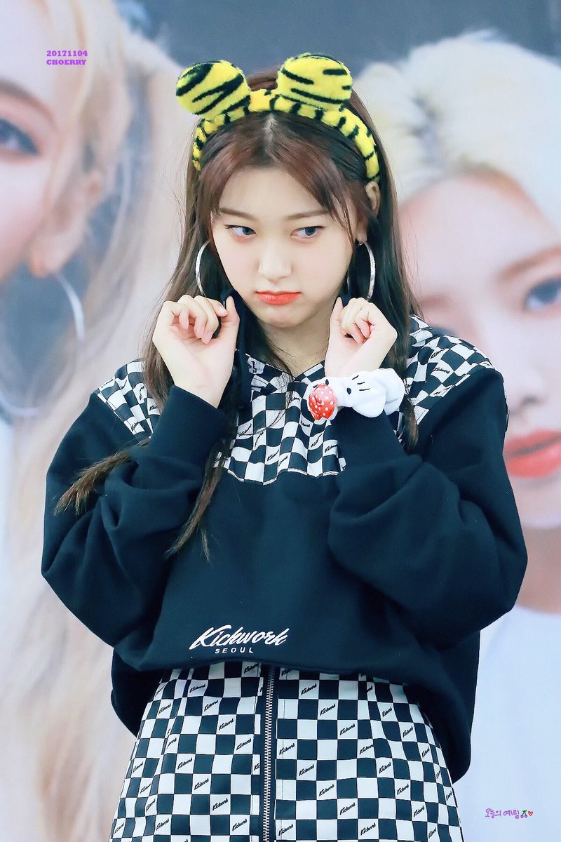 LOONALOOKS's tweet photo. https://t.co/0ivEsh3a8b
