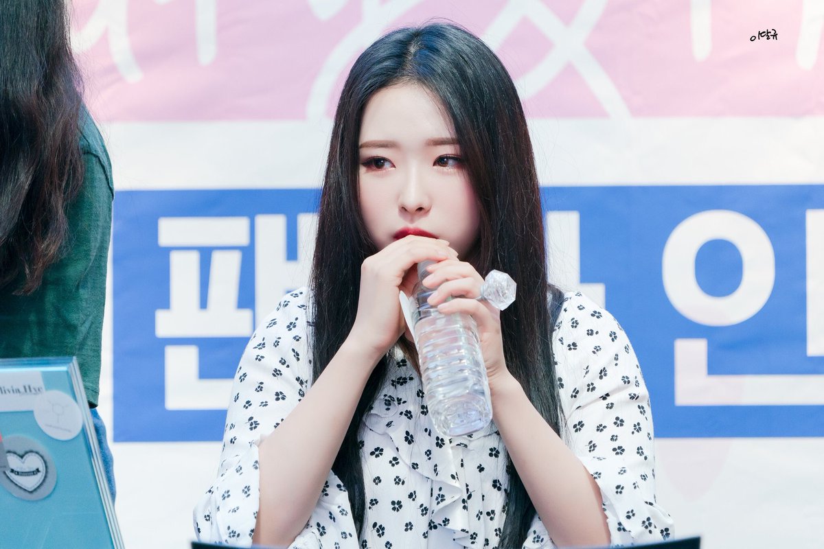 LOONALOOKS's tweet photo. https://t.co/qhDaAUf1Sc
