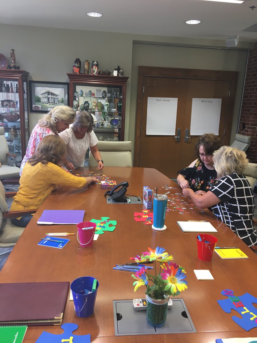 MH Business Department Retreat-I love my team! <a href="/Dr_JakeLong/">Jake Long</a> <a href="/BombersMh/">Mountain Home Public Schools</a> @Leigh_Gigliotti