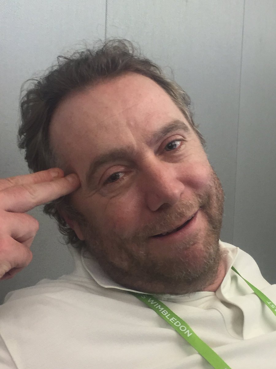 SteveFerrando's tweet photo. Commento tecnico di #MarcRosset dopo due set di #anderson #isner #wimbledon 😂 #WaitingDjRafa 😉 https://t.co/zkyp79HrLZ