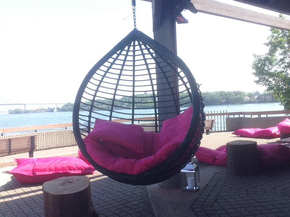 Another fantastic day to go by boat🚤 <a href="/startupfest/">Startupfest</a>
Yesterday was #Pitch time for 100k$, this day you can visit us from 2:30pm at upper village with @Montrealinc Startups that matter Tent.
 Cheers 🍷#Startupfest