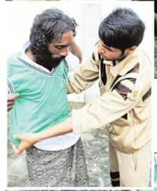 kalyannagar77's tweet photo. #TrueLifeByStRamRahim 
एक ओर जहां मुश्किल वक्त में अपने भी साथ छोड़ देते है,
वही दूसरी ओर @derasachasauda के अनुयायी है जो मदद करने का कोई मौका नही छोड़ते । https://t.co/TRsaKFTVz3