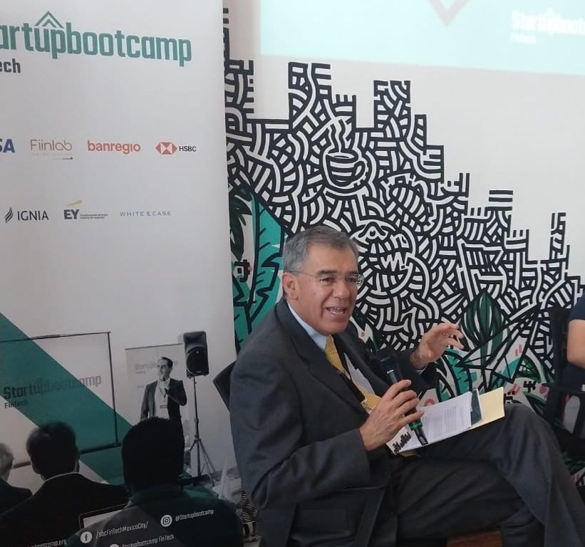 EYMexico's tweet image. 3. Los que quieren redefinir el modelo de las instituciones financieras&quot;, menciona José Antonio Dávila, Director CIIE en @ipade #CiiE_EY #sbcFinTechReport by @sbcFinTech #sbcFinTechMX