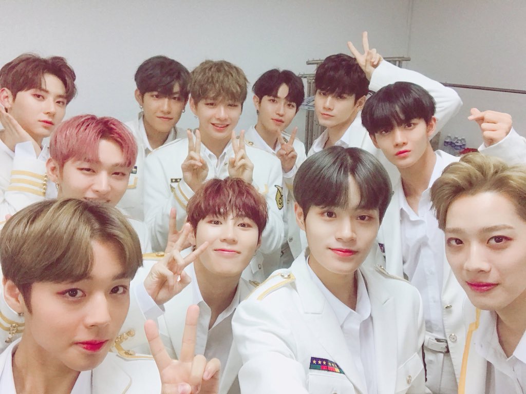 Wanna One tweet media