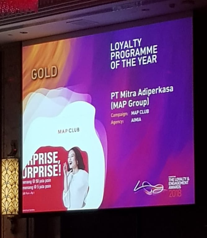 kevinkansg's tweet photo. The @AimiaInc team won #gold at #LEawards2018 for Loyalty Programme of the Year for their client #mapclub
#loyalty #awards #marketing #branding #CustomerExperience #customers @MarketingEds #engagement #customerengagement https://t.co/QiUzUJIcHF
