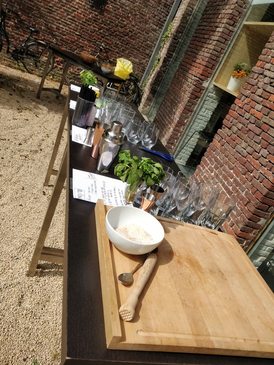 codedor's tweet image. Ready to start the Gentse Feesten at #codedor with a quick and dirty cocktailbar, hupla!