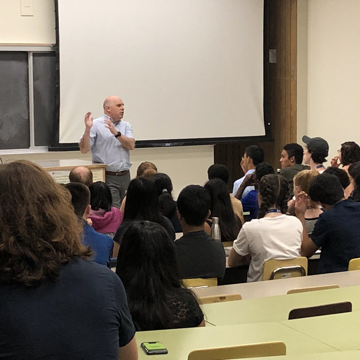Shad_Sask's tweet photo. Special thanks to the President and CEO @timothyjackson of @SHADnetwork for taking the time to talk with #SHADSask students! #SHAD2018 https://t.co/hnQo0QnKRk
