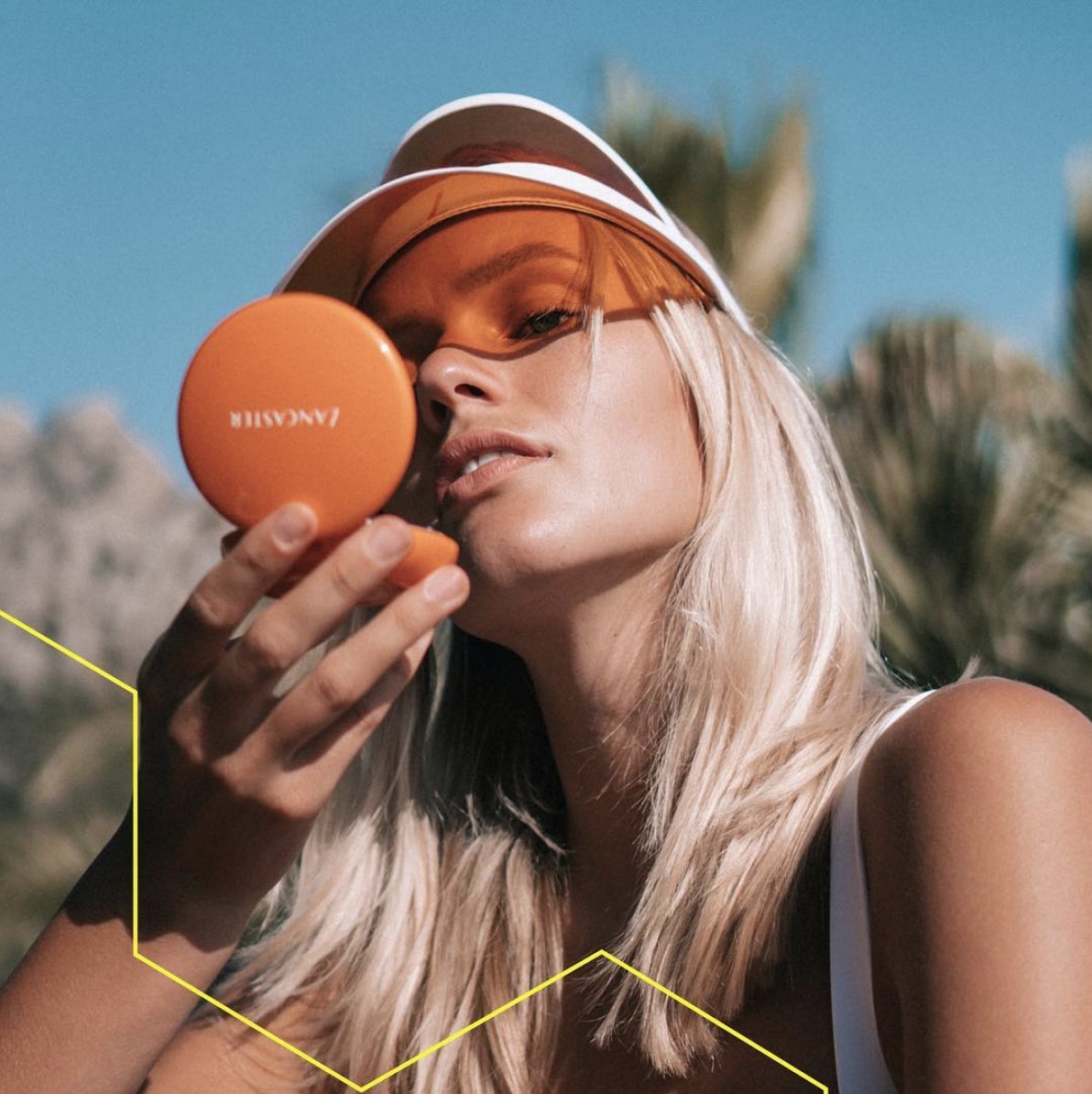 Pulseadvertisg's tweet image. #CampaignSpotlight Pulse Talents @allaboutelisa and @joliejanine traveled to Corse for the Calvi on the rocks festival with @lancaster_beauty #livewithlight #lancastarontherocks #PulseTalent #PulseMgmt  bit.ly/rslancastertw