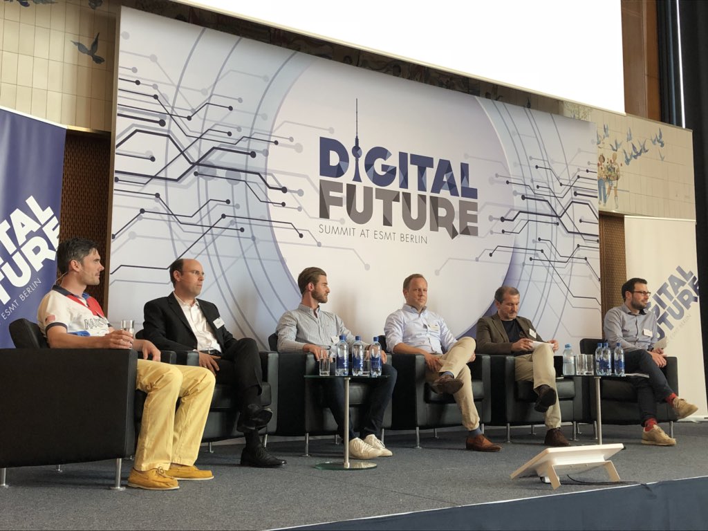 CORE_SE_'s tweet photo. Fintech Panel @DFS_ESMTBerlin interesting insights from @n26 on setting up a bank from scratch: “reward is always in direct proportion to risk“ #fintech #COREinsight https://t.co/UZAsOtNHGb