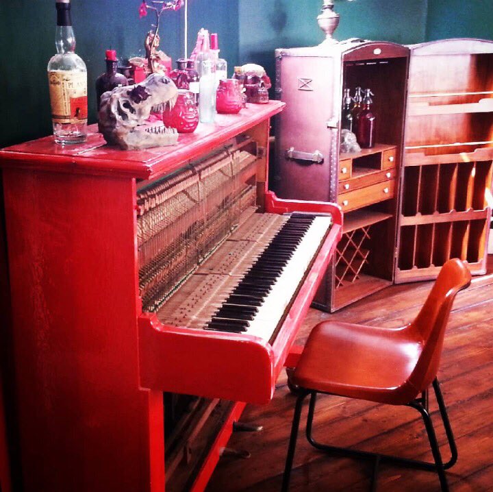 idlehandsbn1's tweet photo. For those who didnโt know....We have a beautiful house piano!
Donโt let your hands be idle come on down and put them to good work ๐ถ
#secretbrighton #piano #brighton #CraftBeer #cocktails #weekendvibes #music #bar https://t.co/eCkKWl7v2K