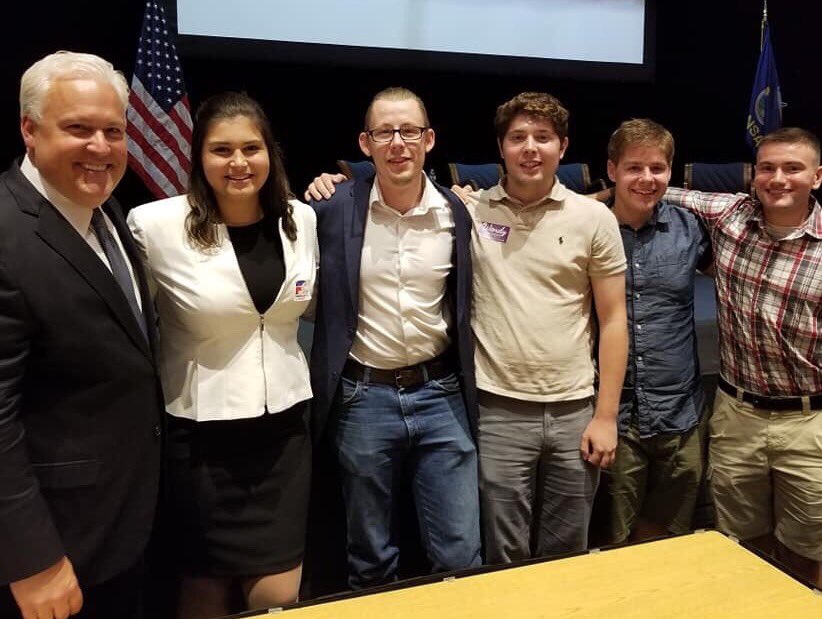 snits_churchy's tweet photo. Thank you for coming out to moderate the @KansasGOP #ksgov debate last night, @mschlapp! Always great to have you back in Kansas. Thanks also for meeting with @KansasCR leaders afterwards, it meant the world to us!

#ksleg #leadright #nextgengop 
@BingesserKS @thetimchurchill https://t.co/um0fEODBB7