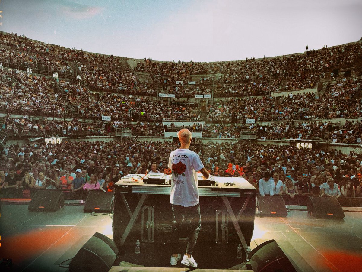 Thank you it was unreal 🙏🏼🇫🇷 <a href="/FESTIVALDENIMES/">Festival de Nîmes</a> <a href="/JamiroquaiHQ/">Jamiroquai</a>