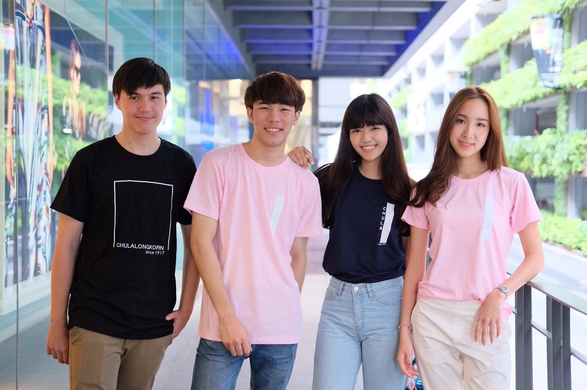 1917Store's tweet photo. เสื้อยืดจุฬาสวยๆ ไม่มีตกเทรนแน่นอน ตอนนี้กำลังมีโปรโมชั่นอยู่เด้อ สนใจเข้ามาสอบถามก่อนได้นะคะ แอดเลย line id : jdo8388o  ปล.เราไม่ได้ไปขายที่งานเฟิสเดทน้า แต่สามารถนัดรับได้นะคะ #ChulaCuteBoy #cufirstdate #teamchula https://t.co/pZxIB71cO0