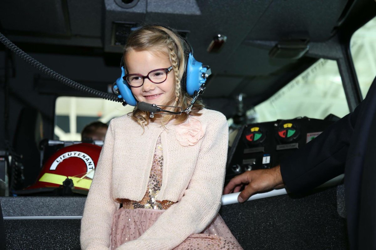 If this young lady wants to be a <a href="/VanFireRescue/">Vancouver Fire Rescue Services</a> #firefighter when she grows up I will be excited!

As a #FireChief, I want more women to achieve fire service careers!

As her #Dad, I know she’d get to do rewarding work surrounded by amazing people!

#WeAreHiring
#Diversity
#VFRS