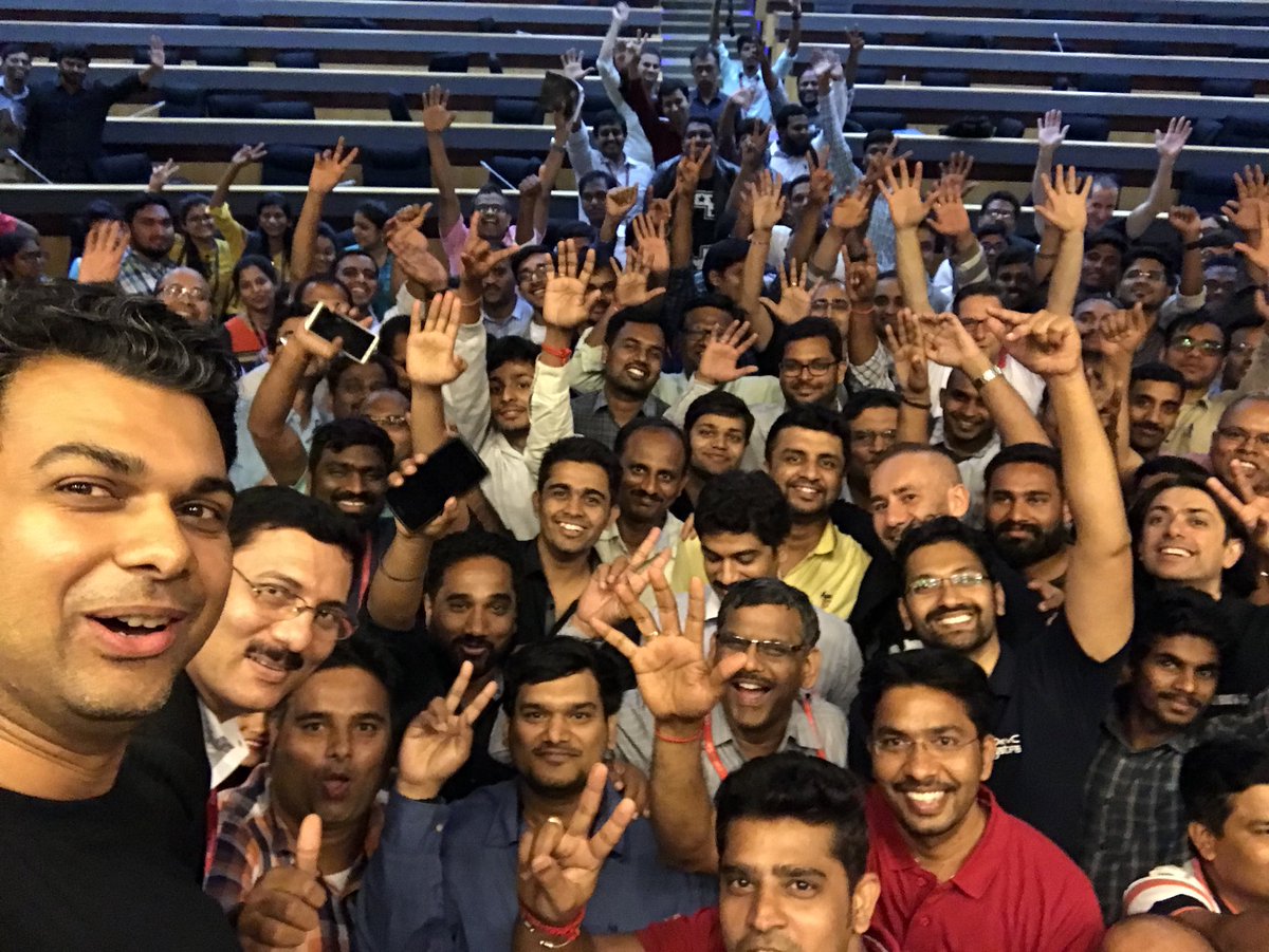 sandeshr's tweet image. The selfies get bigger @ODevCYatra #odevcyatra #odevcommunity @AIOUG @aioug_pune @aioughyderabad @aioug_chennai @aioug_Blr