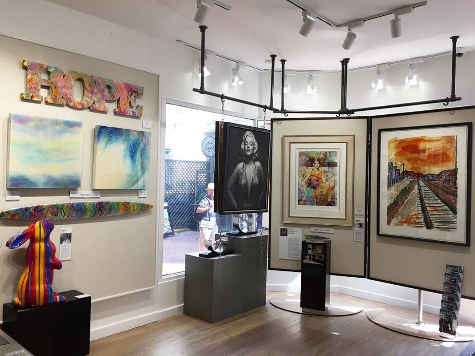 castle_brighton's tweet photo. The ☀️ is shining and we’ve got that Friday feeling in the gallery. Be sure to pop by this weekend. We’ve had a change around in the gallery and we have some spectacular art that we think you’re going to love! #castlefineart #marilynmonroe #brightonart #simonclaridge #art https://t.co/httciDPaFv