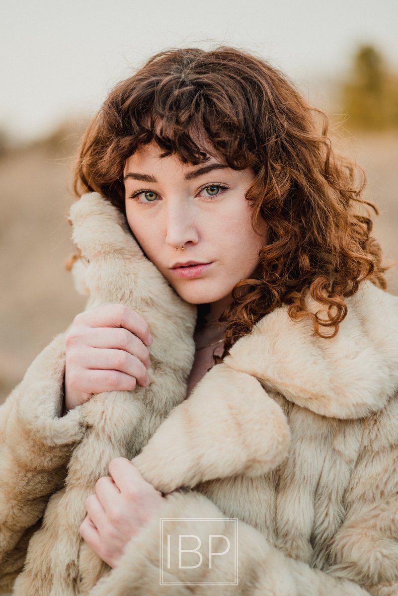 Live in the moment. 💃🏻
———————————————————————— 
f/3
1/100 sec
ISO 320
100mm

Model: Alex Beeson ——————————————————————— 
#spring #fotografia #artistsontwitter #neature #moody #foto #fotography #photography #outdoors #moodyports #portrait #portraitphotography
#agameoftones
