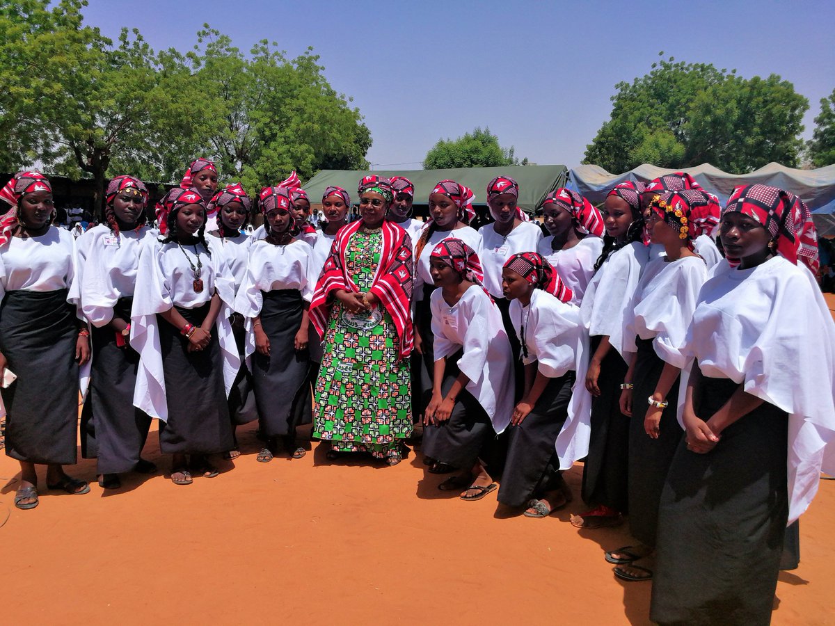 AissataMhm's tweet photo. L'éducation des jeunes filles est primordial pour le développement du #Niger. Nous devons tout mettre en oeuvre afin de leur garantir l'accès à une éducation de qualité - sur un pied d'égalité. AIM
#FirstLadyNiger #Niamey #PrixExcellence https://t.co/cuwUwSBSfk