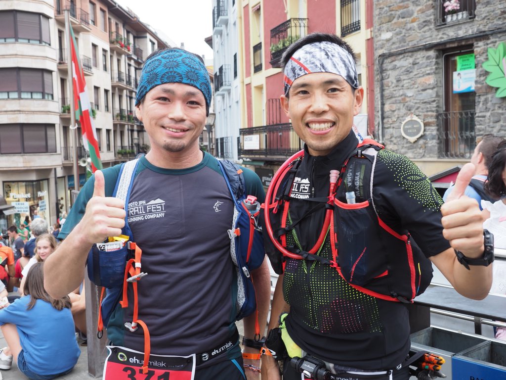 Dogsorcaravan 日本からエフンミラクの100マイルに出場する荘司隼也 Junya Shojiさん 左 と田口稔 Minori uchiさん 田口さんは昨年出場したトルデジアンで優勝したハビエ ドミンゲスが地元のこのレースで活躍していると知って興味を持ったとのこと