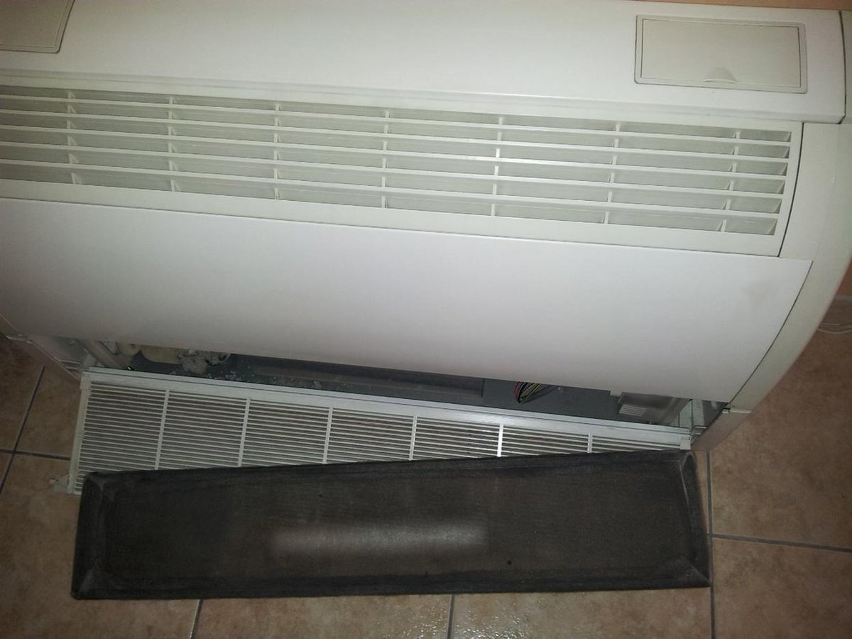 Isofilter_ESP's tweet image. Filtro cosido en alambre de metal de 4mm para #aireacondicionado #climatizadora o #ventiloconvector. Si el filtro, inicialmente blanco de su sistema de aire acondicionado está sucio y negro, ya es hora de cambiarlo. Recomendamos cambiar este filtro al menos una vez al año.