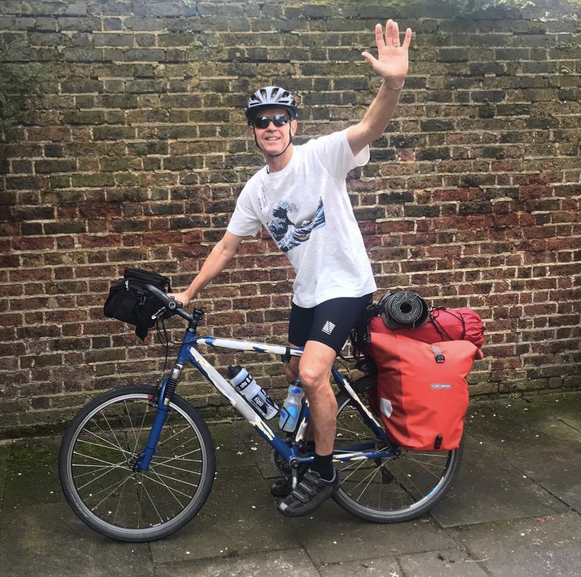 Refill's tweet image. Everyone, meet Hugh👋! For the last 9 weeks 😯 Hugh has been 🚴‍♂️🚴‍♂️ around 🇬🇧 signing up #RefillStations! He continues his 3 month journey through #PlasticFreeJuly. Find out more about his travels: tinyurl.com/refilltour