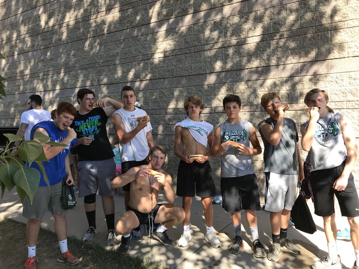 Noahsark_trhs's tweet photo. Huge upset victory in the first ever TR football hot dog eating contest #mindOVERmatter we’re gonna go puke now 🌭 @CoachNise @CoachCarnes https://t.co/nQIP0mJGqH