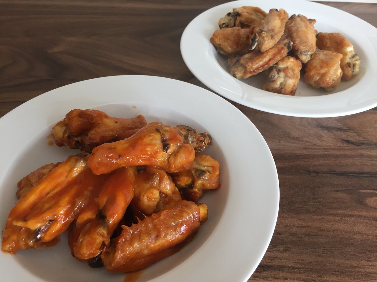 NIFoodie's tweet image. Wings for lunch! (With pizza) #cheatday #spinrecovery