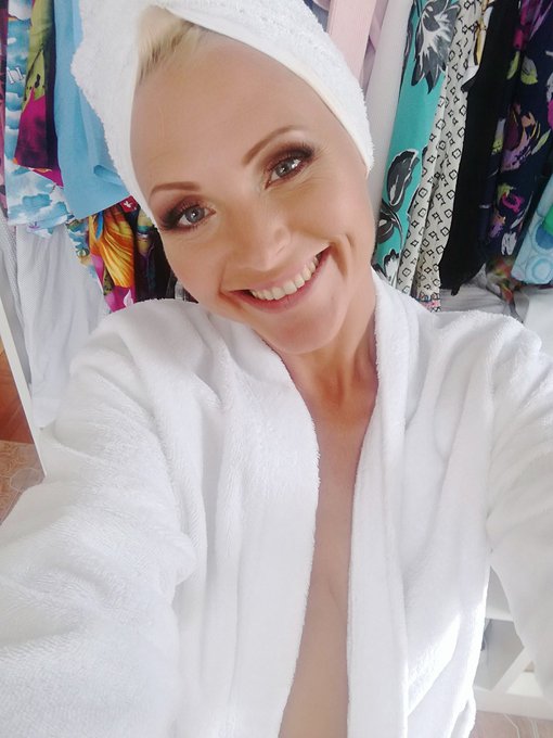 Watch Kathy's leaked NSFW photo on TwXstars