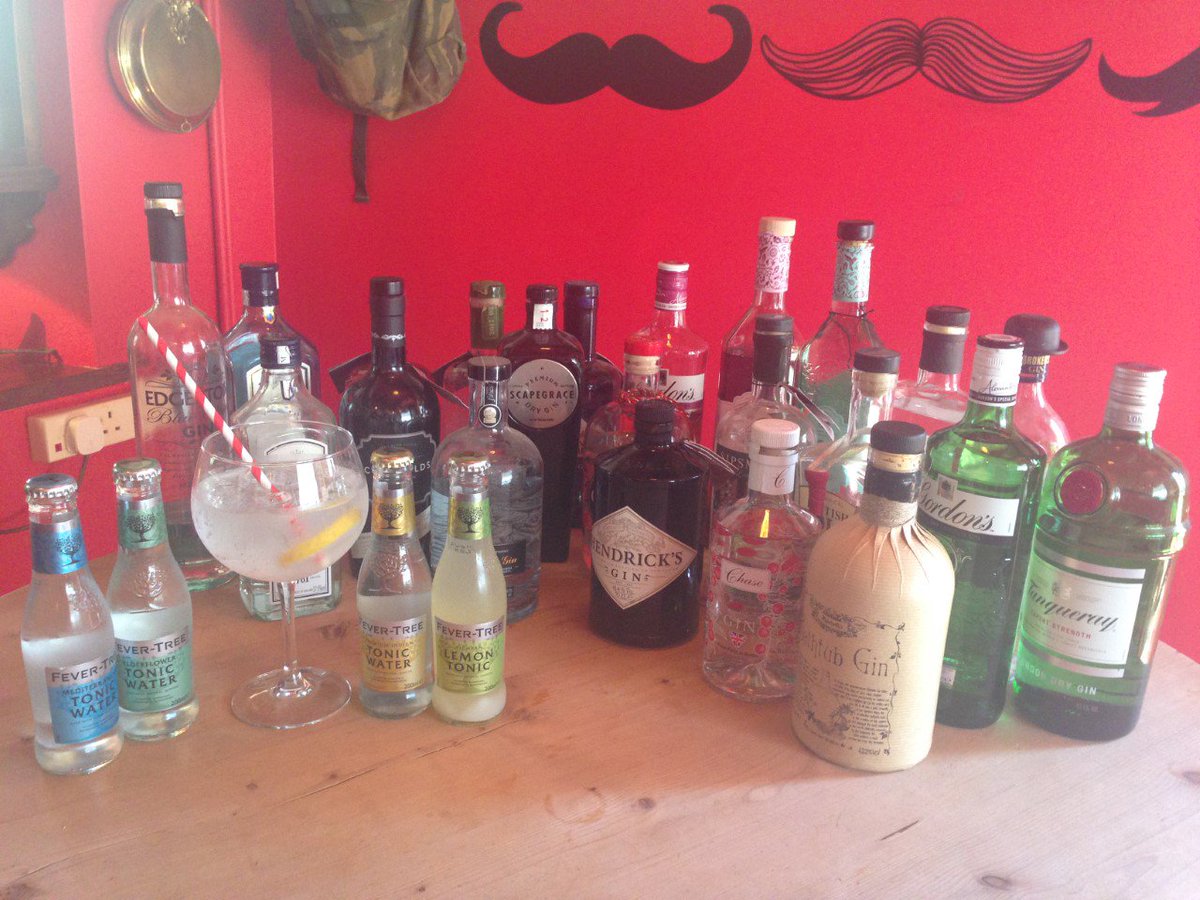 Fancy a Gin-k?  We have over 15 varieties of gin on offer including Pink Grapefruit and Pomelo, Rhubarb, Elderflower and Bloom Strawberry Cup.  Add Tonic?  Try our Fever-Tree Tonics .. Perfect! #FridayFeeling #realpub #naptoncidery #lifeonthecut