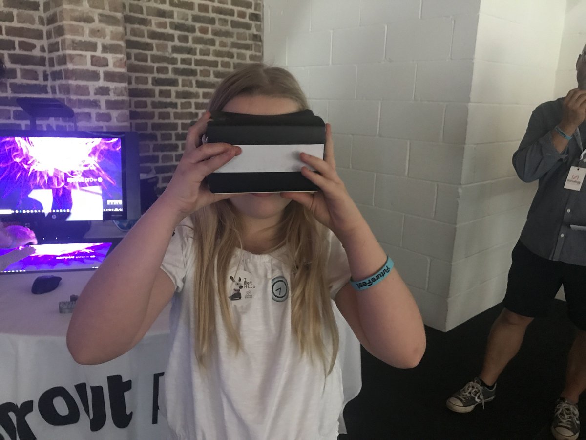 CroydonHighJnrs's tweet image. Thank you for the invitation #ednolaunch by @ednology love the tech toys. #everygirleveryday #fablerobot #sproutpro