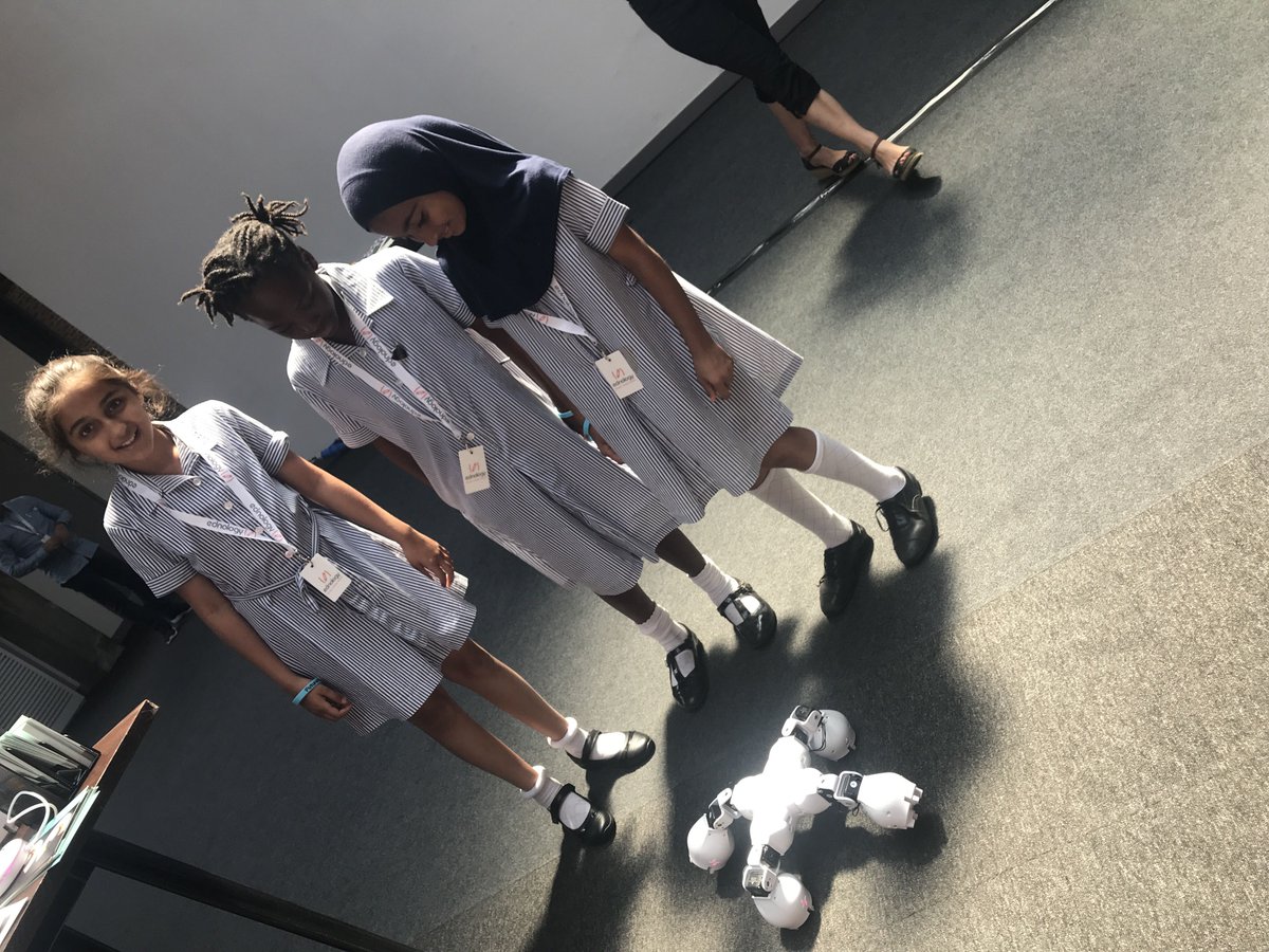 CroydonHighJnrs's tweet image. Thank you for the invitation #ednolaunch by @ednology love the tech toys. #everygirleveryday #fablerobot #sproutpro