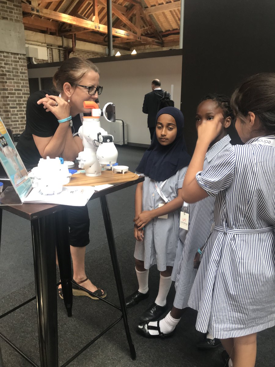 CroydonHighJnrs's tweet image. Thank you for the invitation #ednolaunch by @ednology love the tech toys. #everygirleveryday #fablerobot #sproutpro