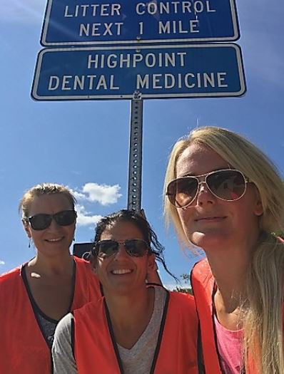 511PAPhilly's tweet photo. #HighwayFriday: Volunteers from Highpoint Dental Medicine pose in front of their Adopt-A-Highway sign while picking up trash on U.S. 202 in New Britain Township https://t.co/UmqF68sCVs