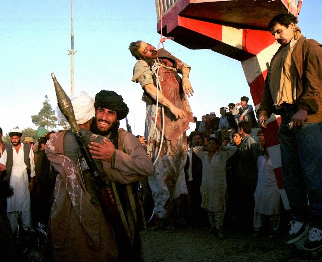 Archivos de la Historia en Twitter: "El presidente Mohammad Najibulá (Partido Democrático Popular de Afganistán) junto a su hermano torturados y ejecutados por los talibanes en Kabul, 1996.… https://t.co/MOCDhwEVoC"
