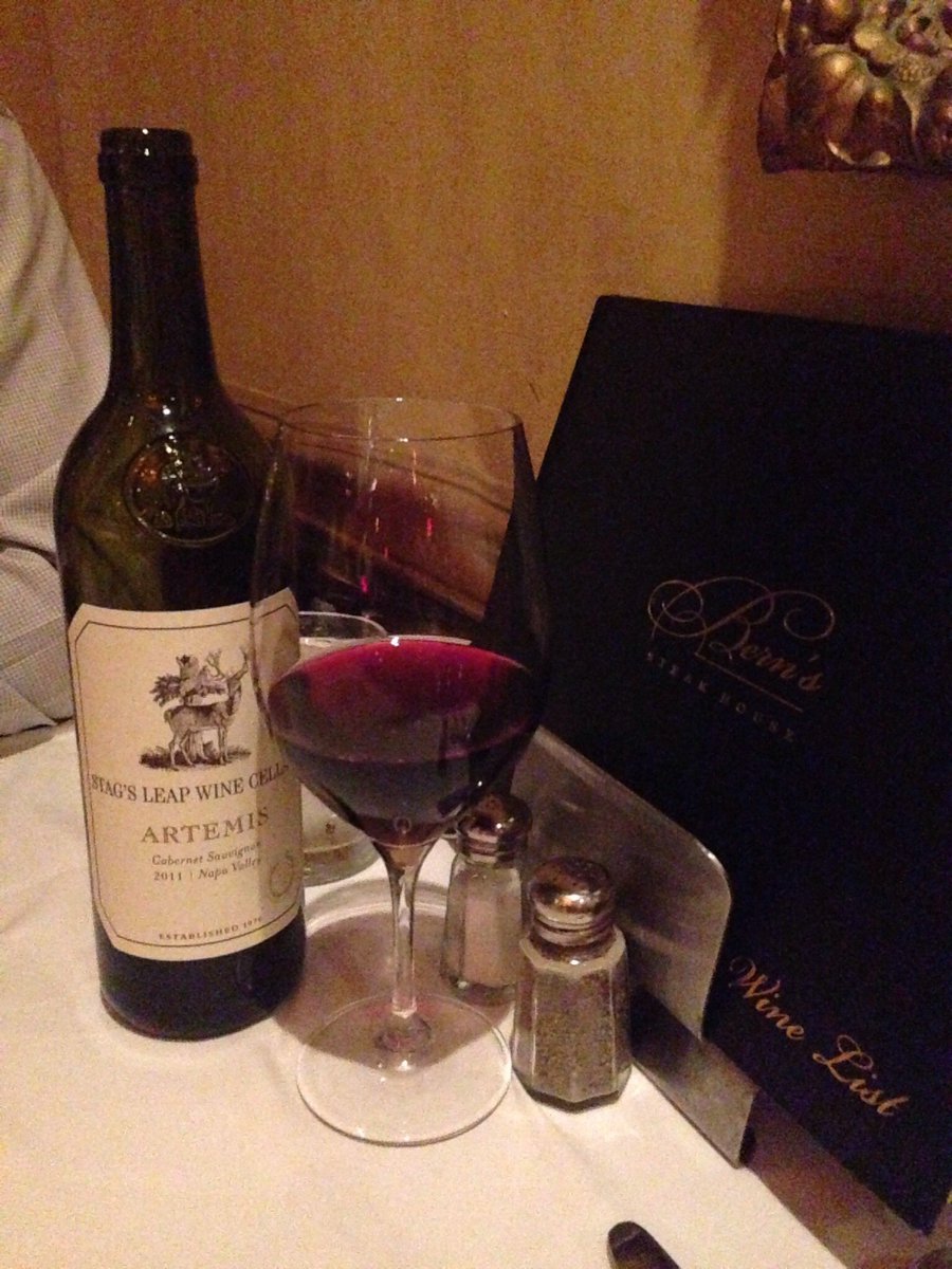 jill1521's tweet image. Time hop came up with a date day/night 4 years ago at Berns. Take me back! I need wine and caviar in my life! @bernssteakhouse @EpicureanHotel #itsanexperience #dessertroom