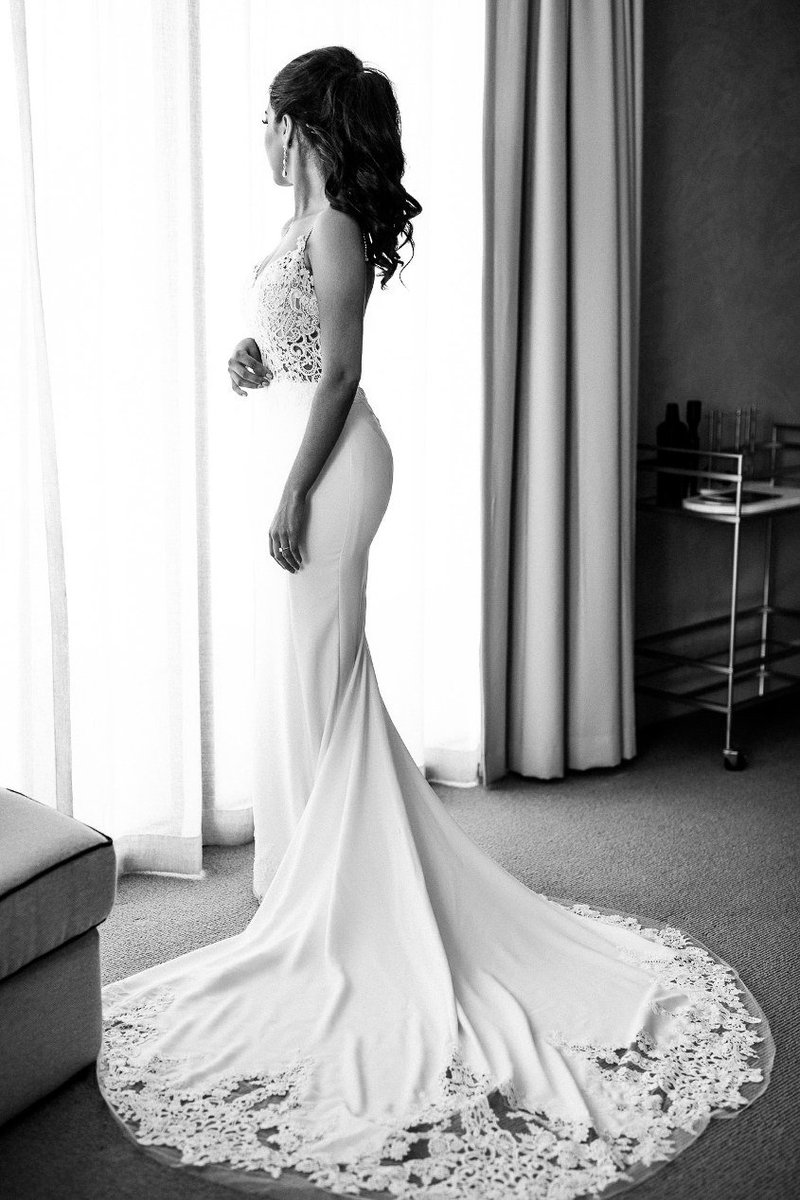 _EnzoaniUK's tweet photo. #RealBride Tash looks fantastic in the JURI gown from the Blue by #Enzoani collection. This lace wonder is just perfect! 🦋❤️ #wedding #bride #elegant 

https://t.co/lyq8M4Lfac https://t.co/daEDZjksFj