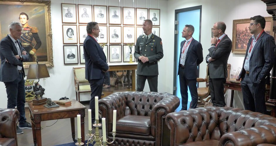 IT_wereld's tweet photo. @MotracLinde heeft op 26 juni een samenwerkingsovereenkomst getekend met de Koninklijke Landmacht voor de levering en onderhoud van alle nieuw te leveren interne transportmiddelen. https://t.co/59c66PcJcc https://t.co/5h6OawVswp
