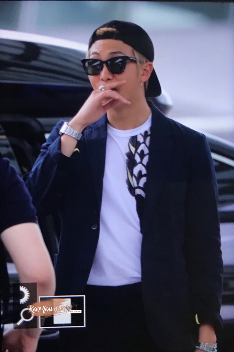 KeepReal_0912RM's tweet photo. 180706 PREVIEW📍인천 출국
#RM #방탄소년단 #김남준 @BTS_twt https://t.co/I9Up4sxGpM