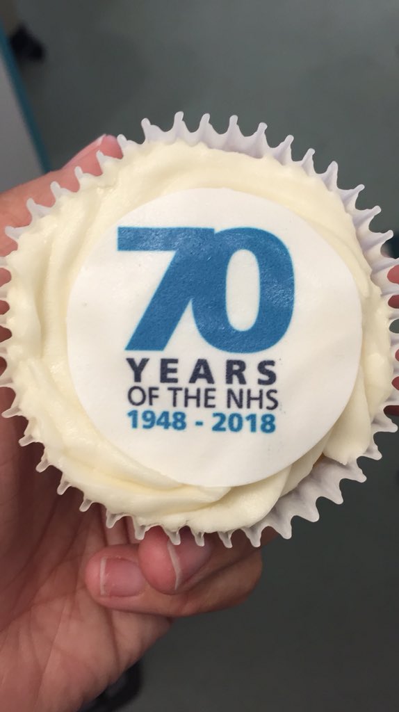 TracyJaneLow's tweet photo. Blackpool Vic treating the all patients to a little birthday cake yesterday 💙#NHS70 https://t.co/odvqJiwlzW