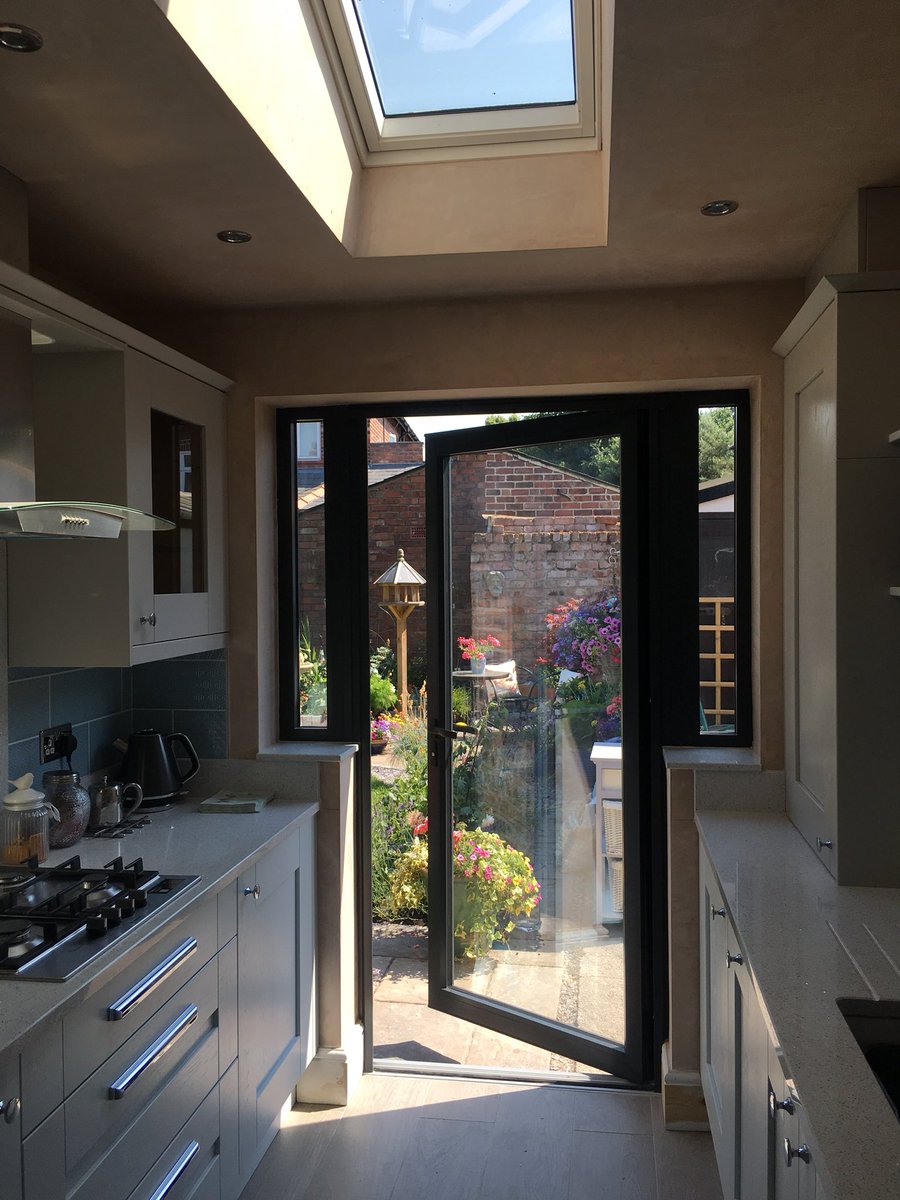 johnwoodarch's tweet image. Enjoyed a sunny afternoon in #StocktonHeath yesterday visiting some projects including this #smallbutbeautiful kitchen &amp;amp; ground floor wet room.