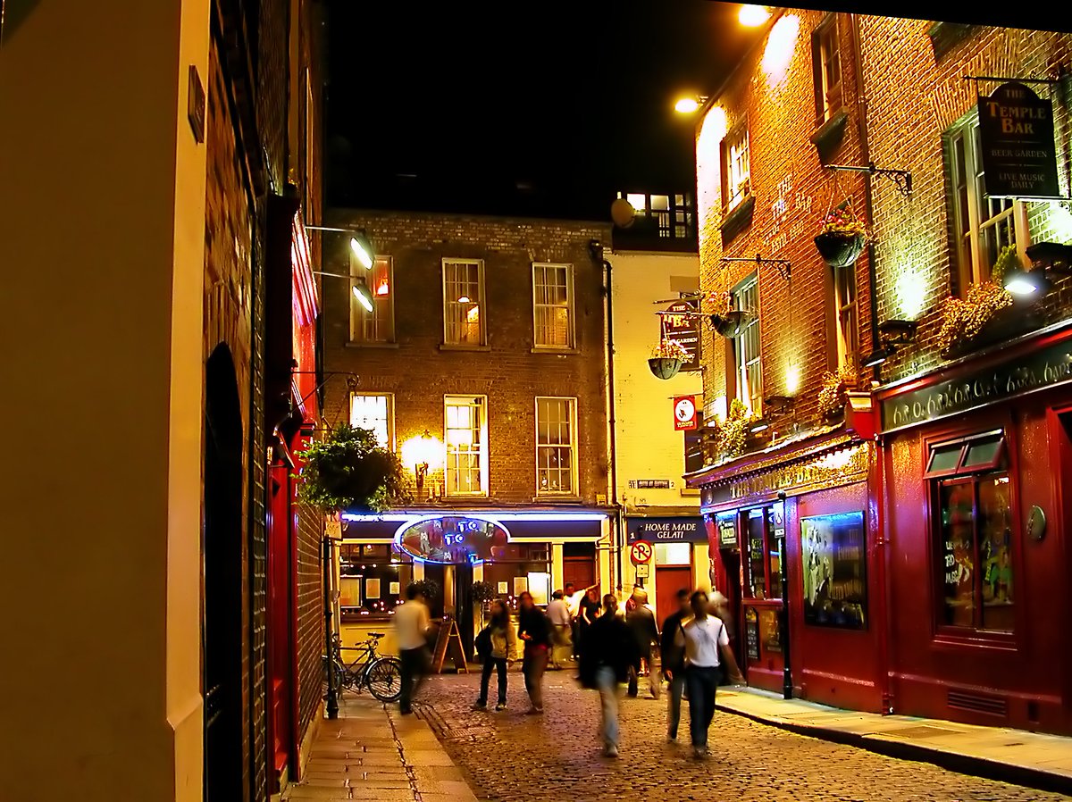 leohotelsukire's tweet photo. We're giving away two x 1 night stays in the fair city of #Dublin! Our winners will be perfectly located right in the heart of the action at either Jurys Inn Christchurch or Jurys Inn Parnell Street. RT &amp; follow to #win #happyfriday #FridayFeeling https://t.co/oiBjvpfMFA