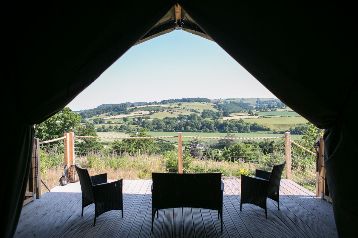 Taking luxury to a whole new level, this treehouse and safari tent site in Mid Wales has incredible views, acres of space (inside and out) and a hot tub to soak it all up from! bit.ly/2u9gwmB