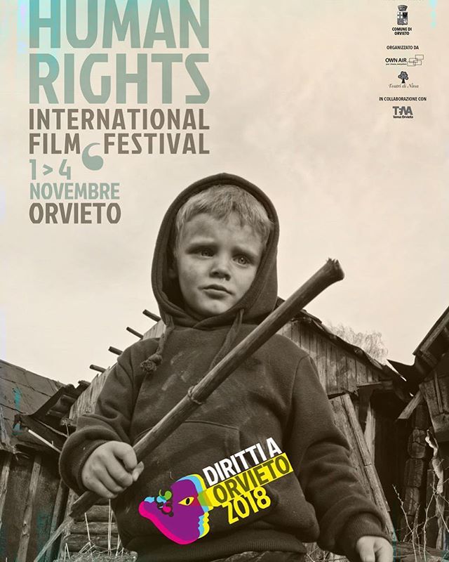 fcordio's tweet photo. Festival Diritti a Orvieto è sempre più vicino.
Proiezioni di documentari e cortometraggi in concorso, fuori concorso, approfondimenti, workshop, concerti, mostre, libri.
dal 1 al 4 novembre 2018 ad Orvieto. #humanrights #humanrightscinema #documentarie… https://t.co/8aJ30dy0Ht https://t.co/uJJW8hTSUU