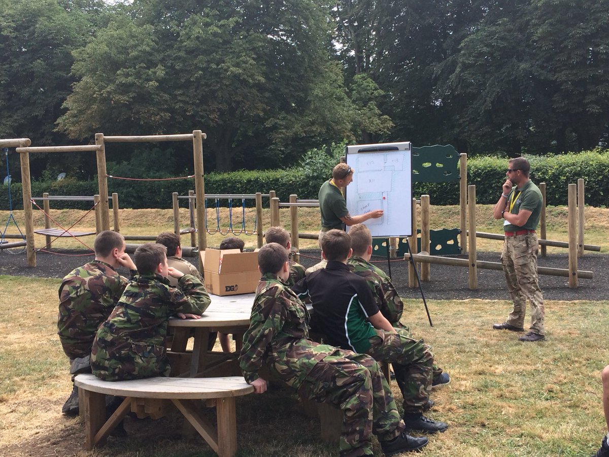 ThePeakAcademy's tweet image. An amazing final exercise and experience for our pupils. They have completed a gruelling course developing teamwork and communication skills
