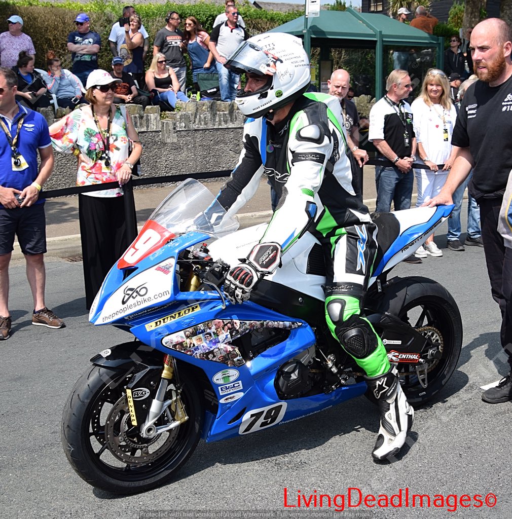 FireStallion666's tweet photo. #iomtt18 #superstockrace 040618 #startgrid #roadracing #davidjackson @thepeoplesbike #tomweeden #davehewson @MotofestIOMTT @LivingRoadRaces @ttscwebsite https://t.co/JnnqweGl5H