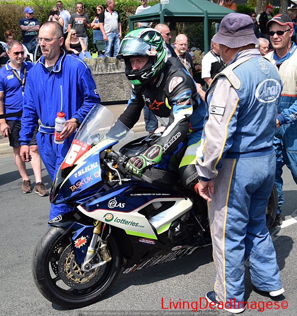 FireStallion666's tweet photo. #iomtt18 #superstockrace 040618 #startgrid #roadracing #davidjackson @thepeoplesbike #tomweeden #davehewson @MotofestIOMTT @LivingRoadRaces @ttscwebsite https://t.co/JnnqweGl5H