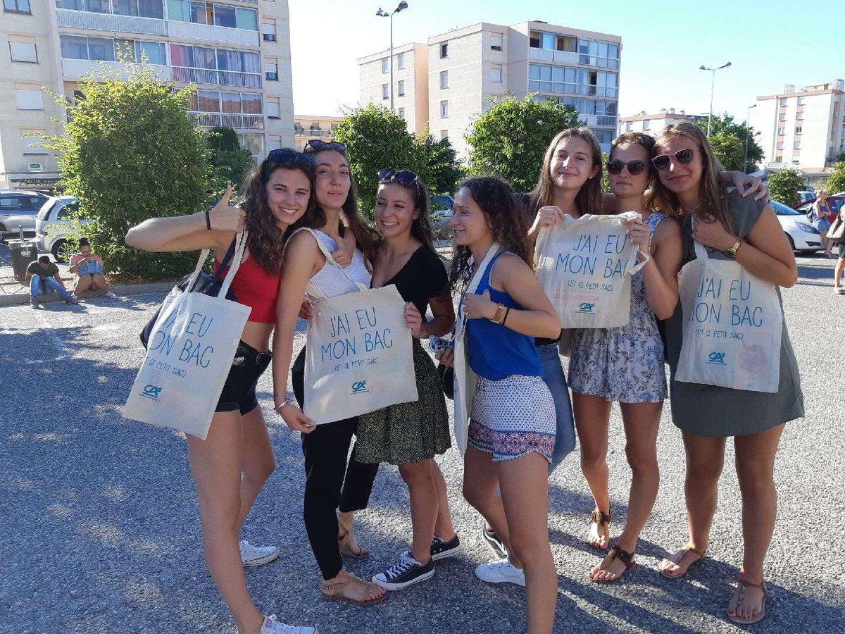 CA_alp_prov's tweet photo. Ca y est les résultats du #bac2018 sont tombés ! de Gap à La Ciotat en passant par Marseille nos équipes fêtent la nouvelle avec les bacheliers avec #CAcestmonbac Une mention ? Nos #primebac sont à portée de main !
+ d'infos : https://t.co/wetGjj4b5c https://t.co/YuI9iPJqwm